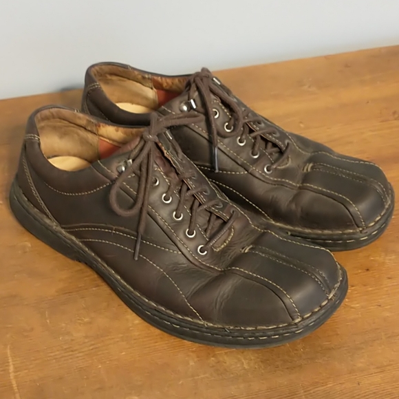 🎉Host Pick🎉 Mens Clarks Shoes - Picture 2 of 8